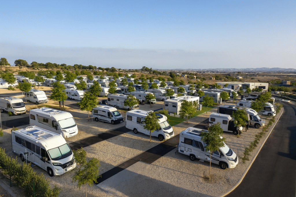 Guía para Autocaravanistas Principiantes: Claves de Estacionamiento y la Nueva Normativa B (4.250 kg) 2025